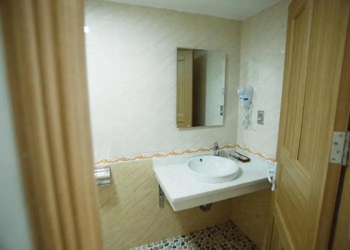 Tan Trang Hotel 2* Hạ Long